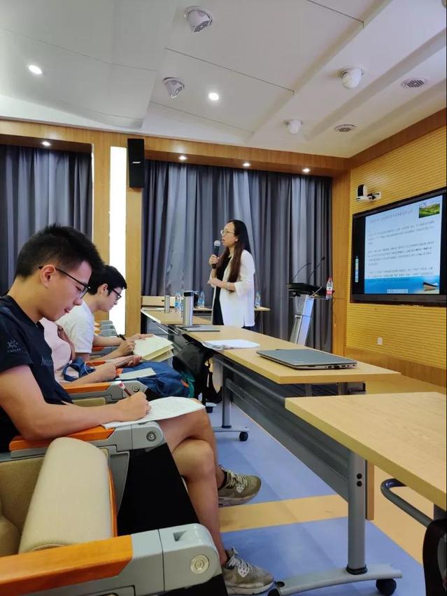 上海财经大学谭琼琳教授做客同济外文讲坛
